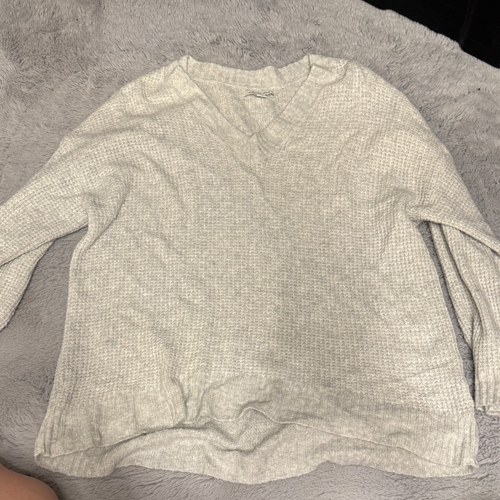 American Eagle Outfitters Light Gray V‑Neck Knit Sweater